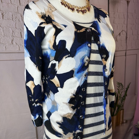White House Black Market Blue and White Knit Top small - Picture 2 of 6